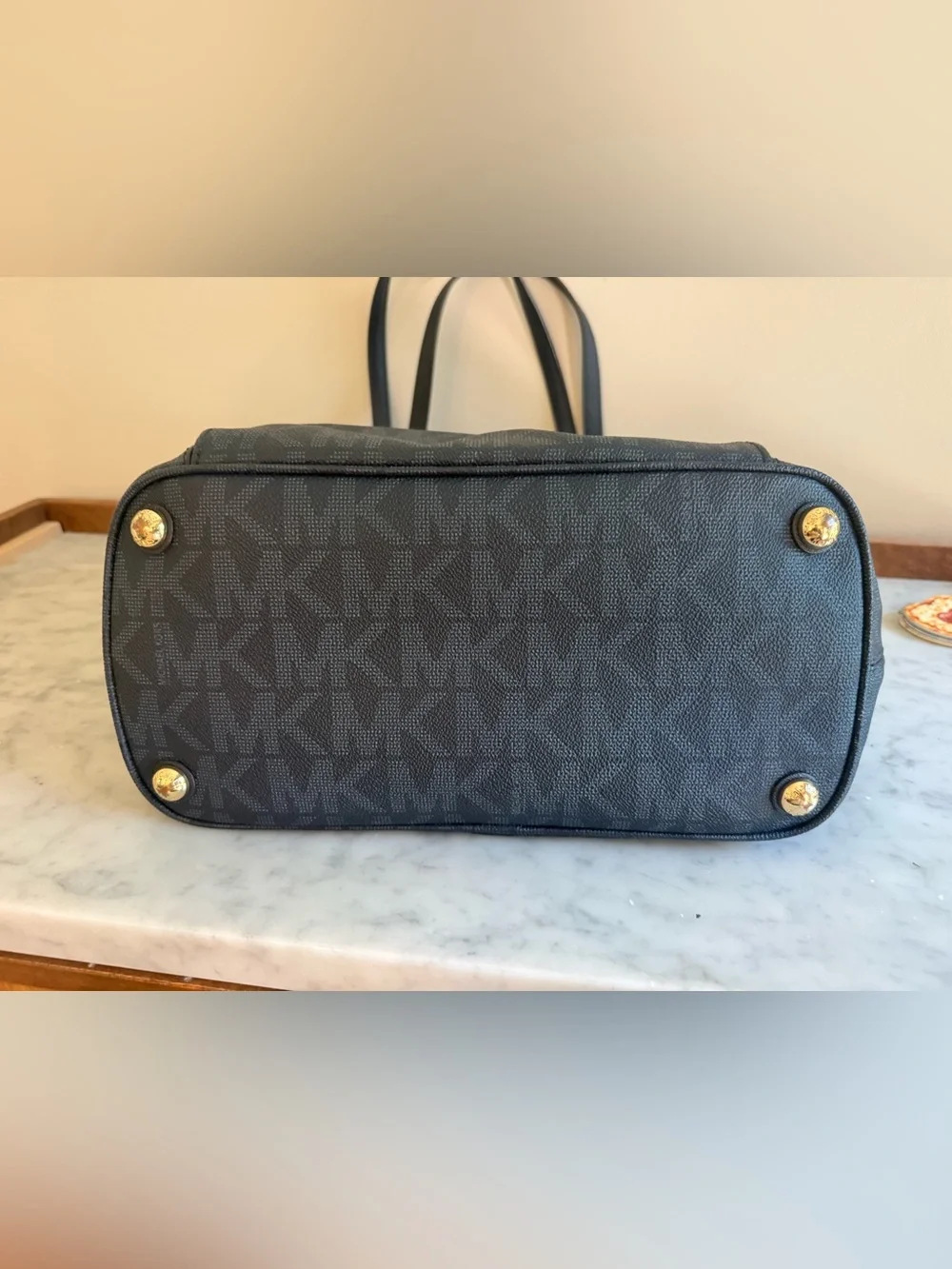 Michael Kors Jet Set Snap Pocket Tote